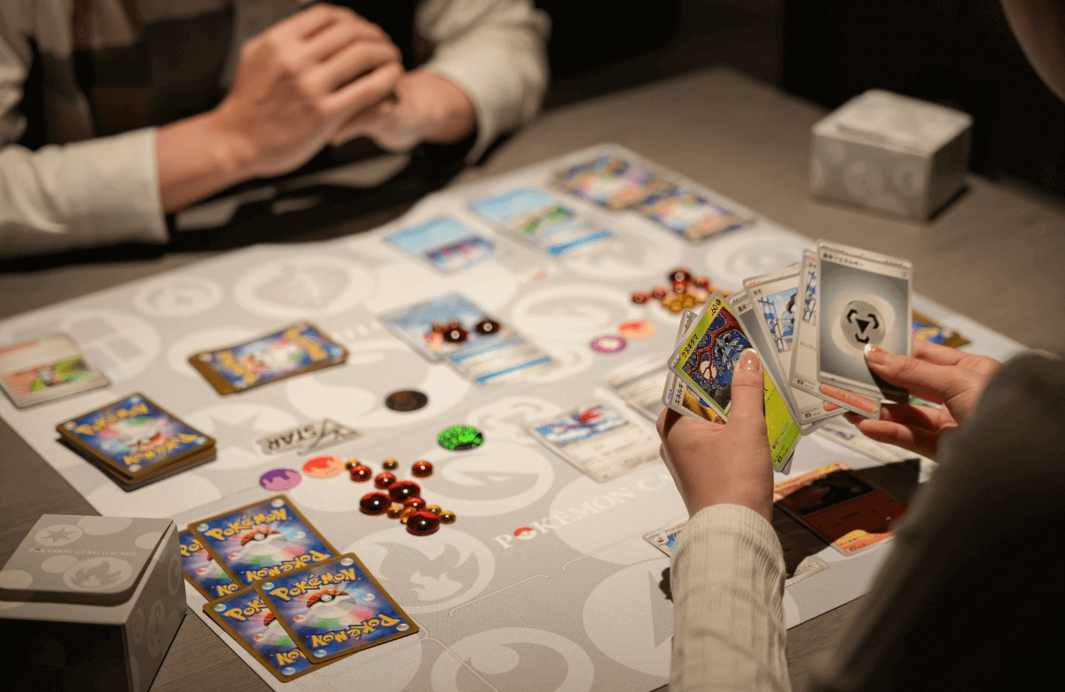 POKÉMON CARD LOUNGE
